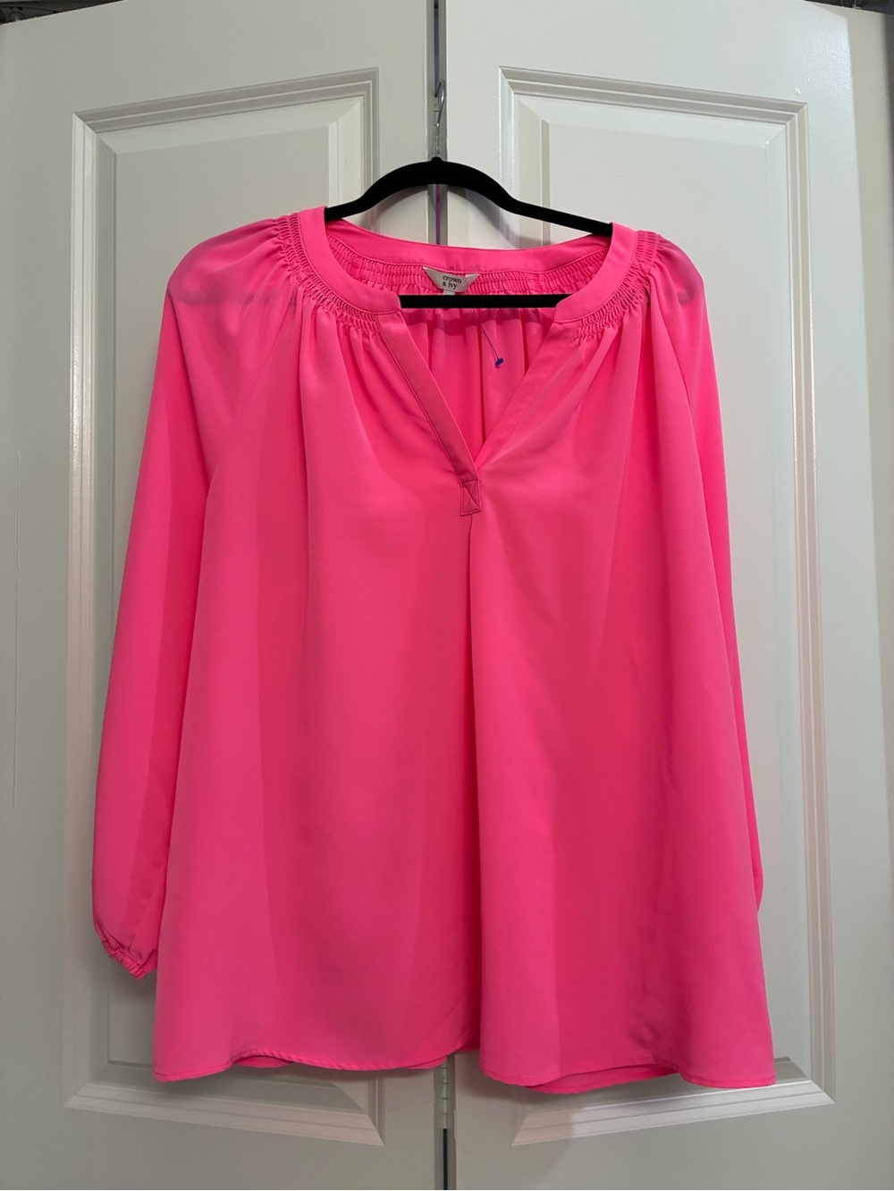 Crown & ivy Hot Pink Smocked-Neck Peasant Blouse